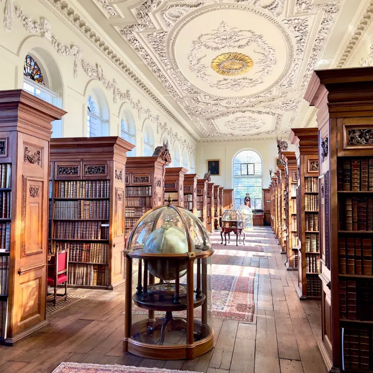 View of rounded corner 3 floored library